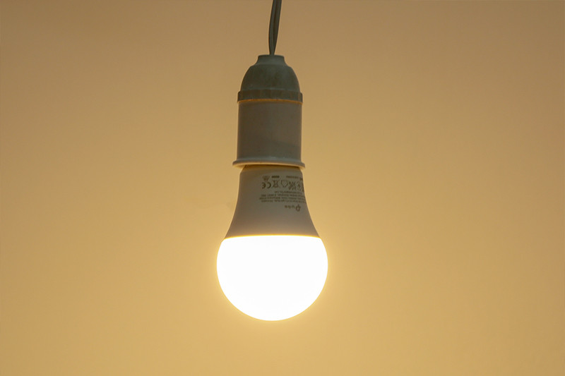 Đèn LED Bulb chống ẩm MPE LBD3 E27 3W màu vàng